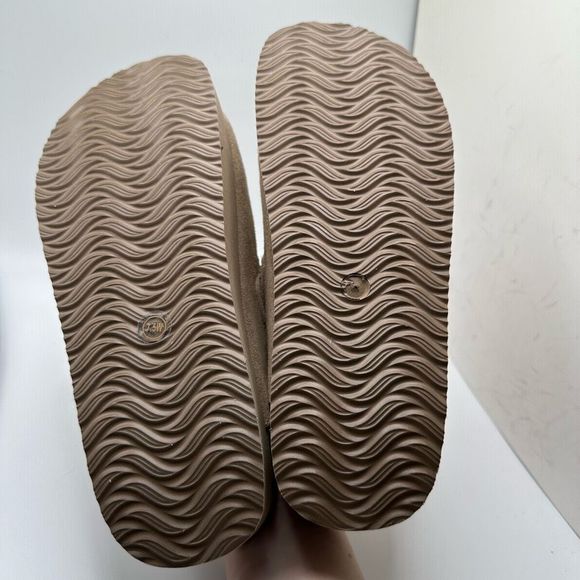 CUSHIONAIRE Women's Genuine Suede Cork Footbed Platform Clog with +Comfort 7.5 W - Picture 5 of 7